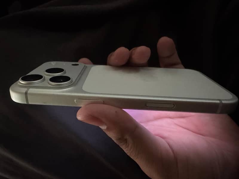 Iphone 17 pro 4