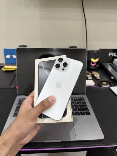 iPhone 16 Pro Max jv