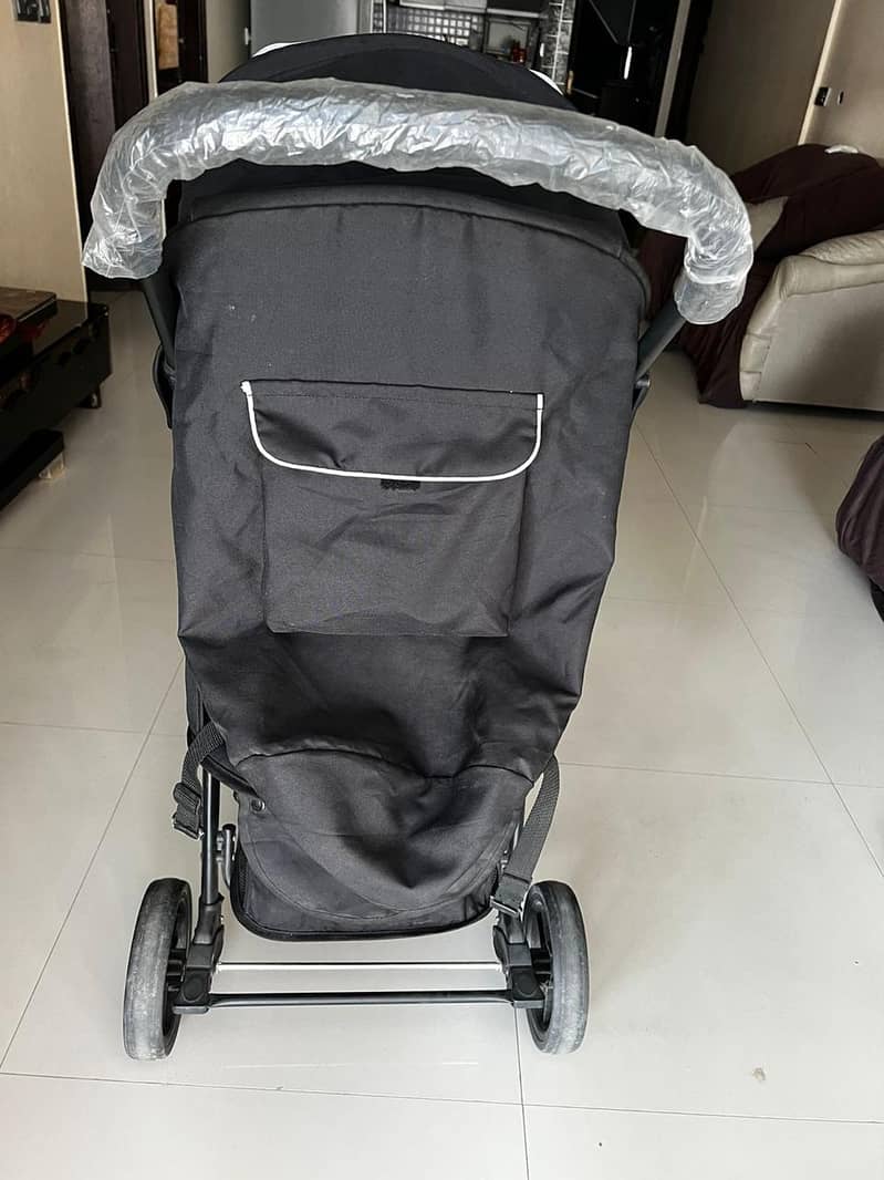 stroller 0