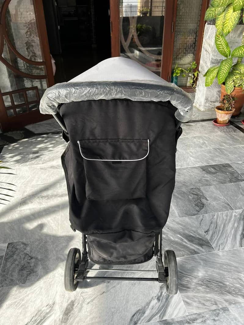 stroller 8