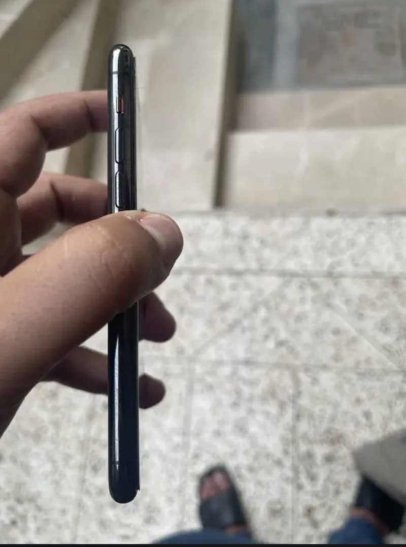 iPhone 11 Pro 2