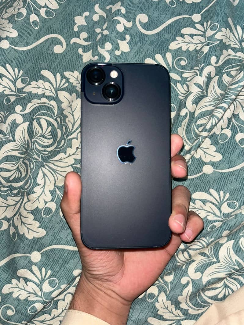 Apple iPhone 13 0