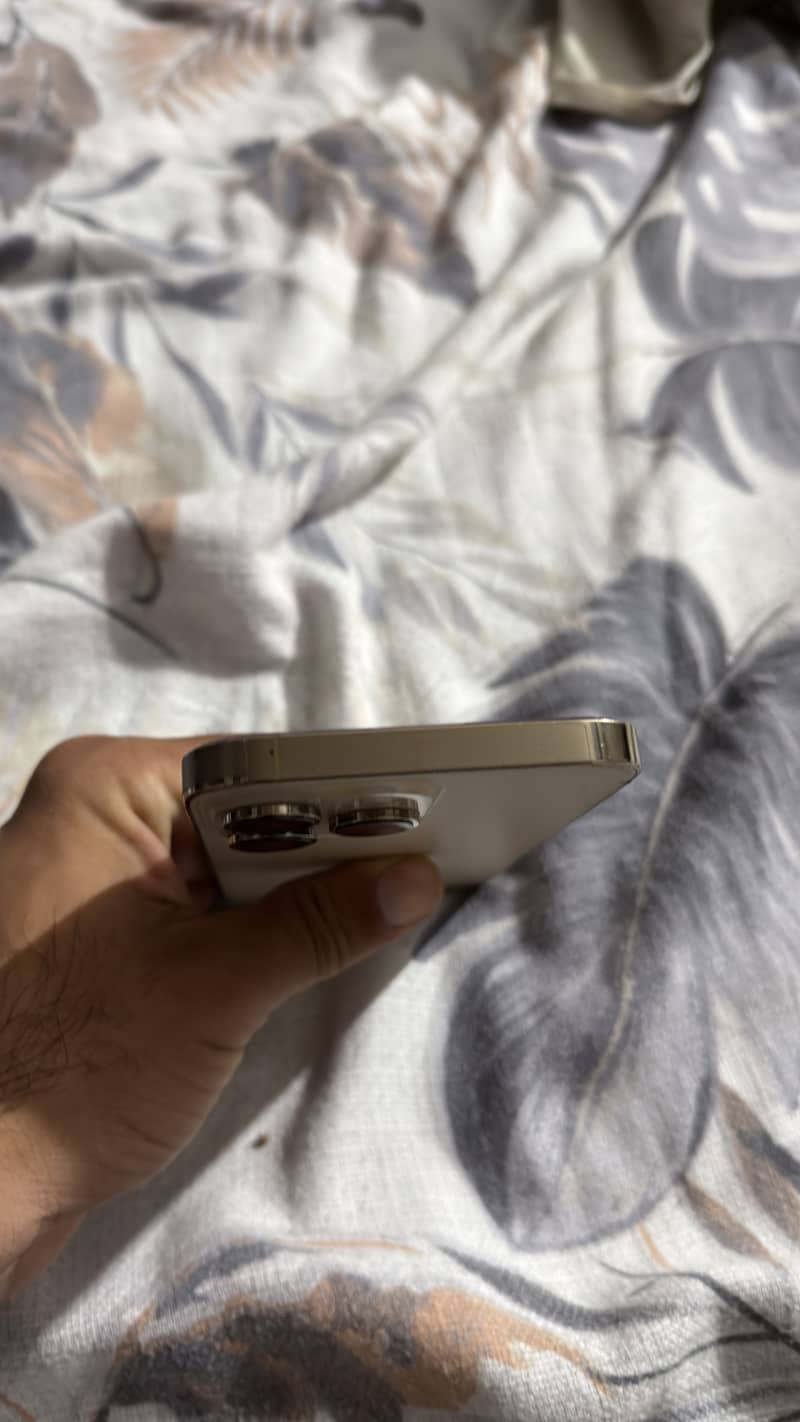 Iphone 14 pro max 5