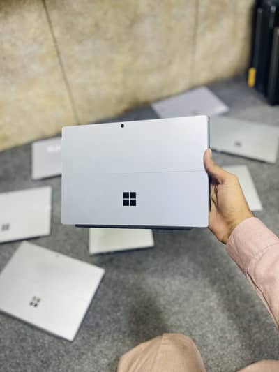 Microsoft Surface Pro 7+ | Core i7 11th Gen | 16gb Ram |256gb nvme