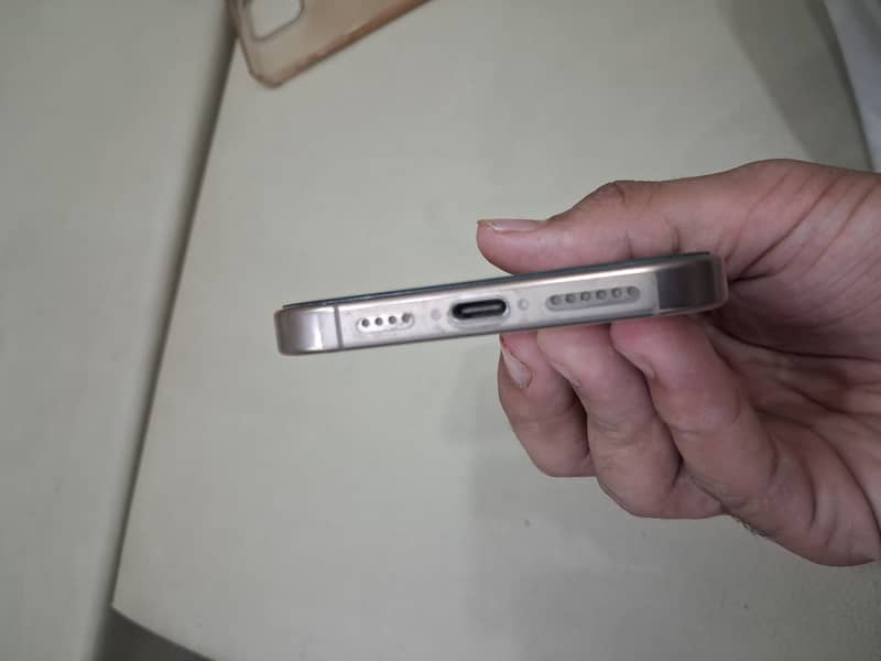iphone 16 pro max 3