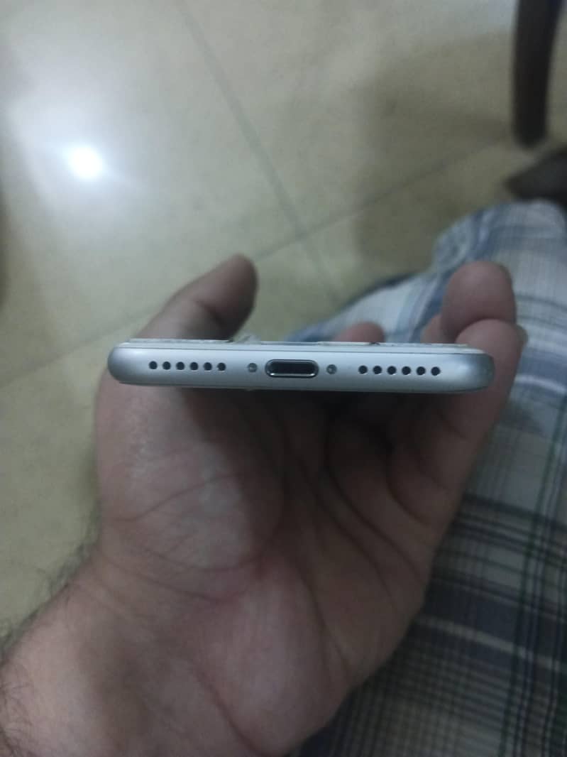 iphone 8 4