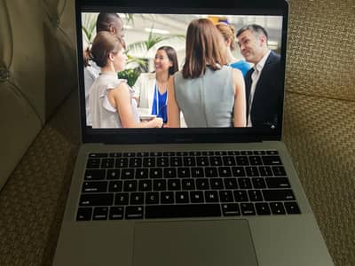 MacBook Pro 13-inch (2017) | Core i5 | 8GB RAM | 256 GB SSD