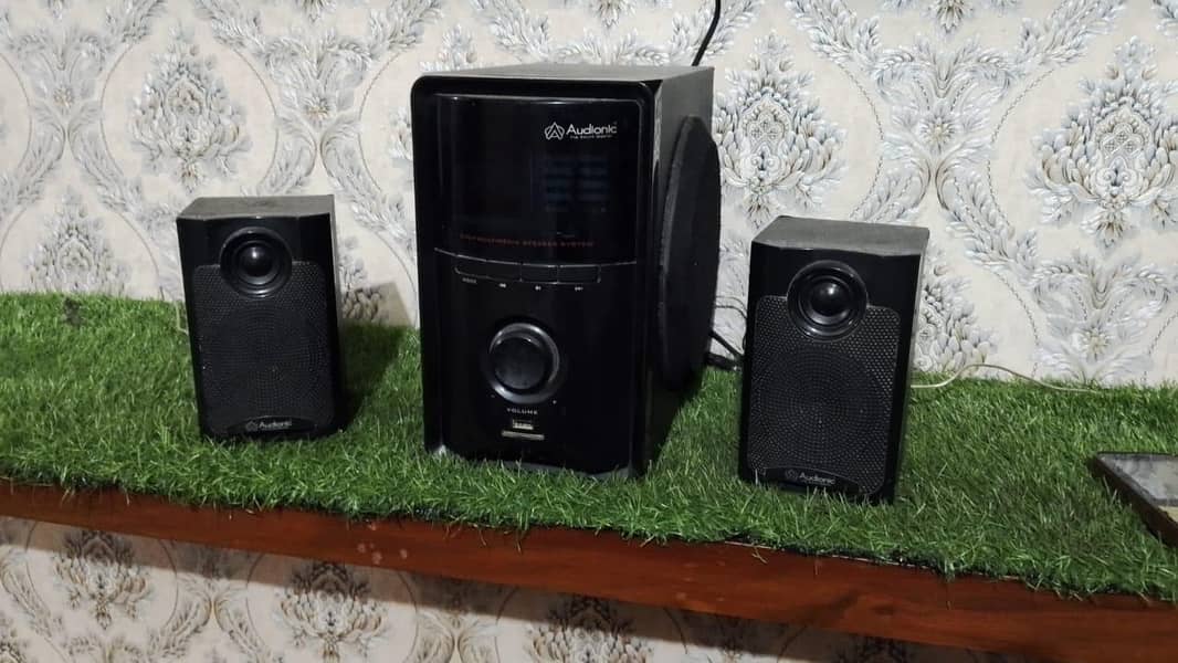 speaker audionic 1