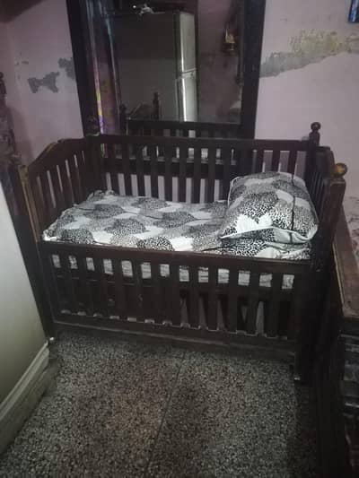 baby cot