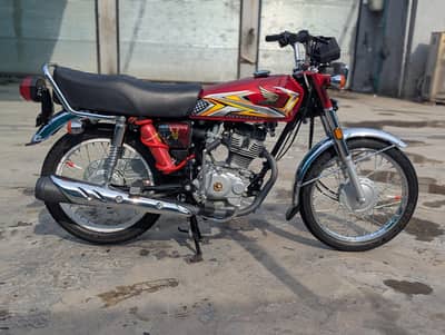 "URGENT SALE Honda CG 125 2025 Almost New Condition"