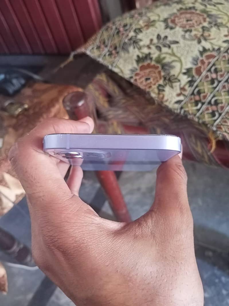 Iphone 12 4