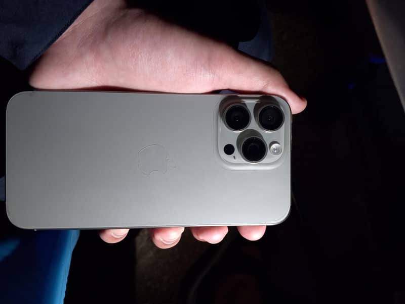 iphone 15 pro max 0