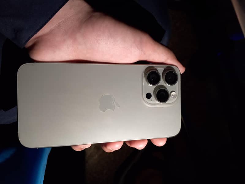iphone 15 pro max 1