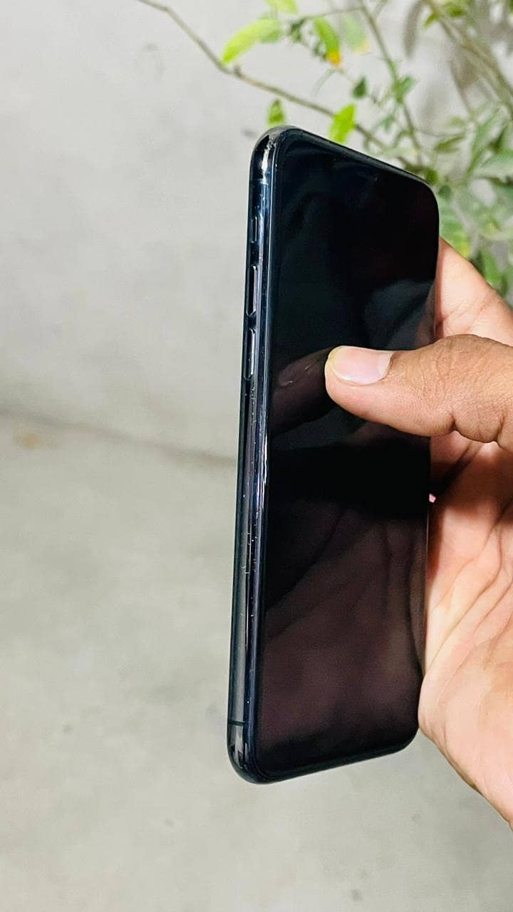 IPHONE 11 PRO 2
