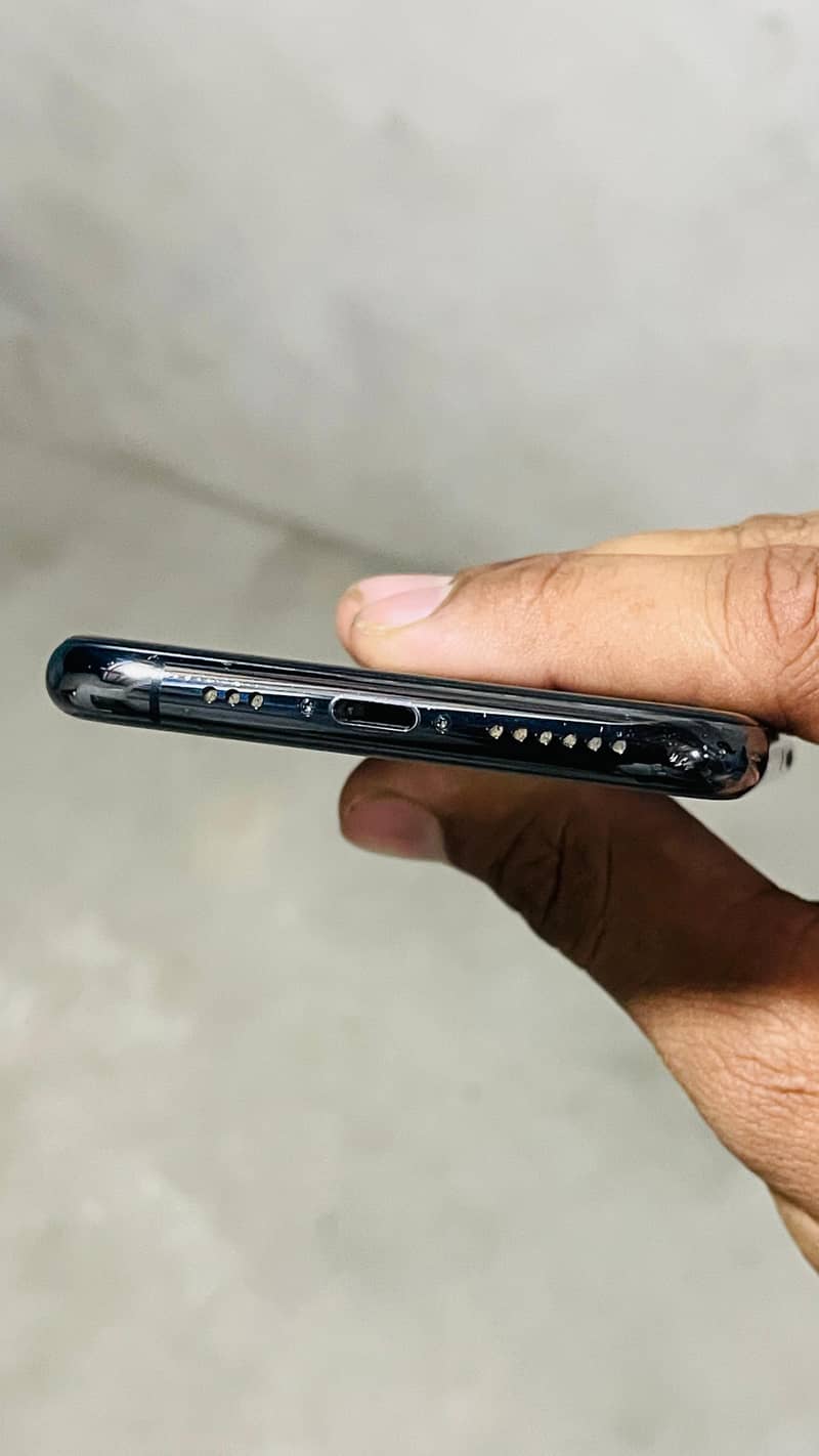 IPHONE 11 PRO 5