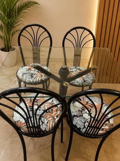 4 seater dining table