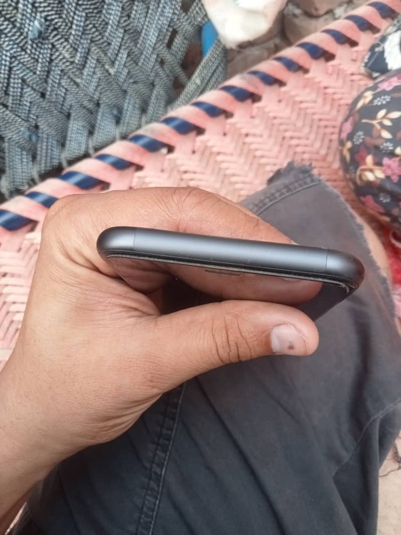 Apple iPhone 11 1