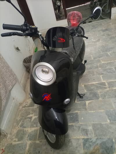 UNITED ELECTRIC CLASSY-PRO SCOOTER