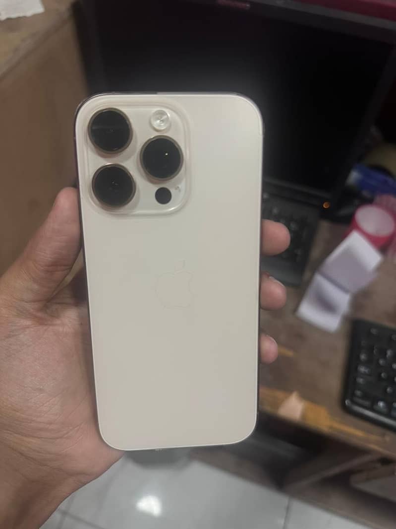Iphone 16 pro 4