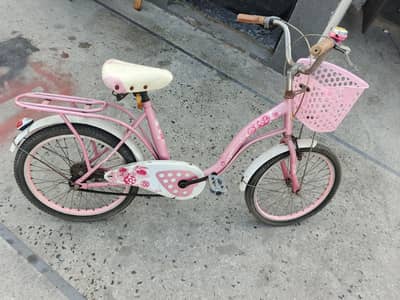 girls cycle