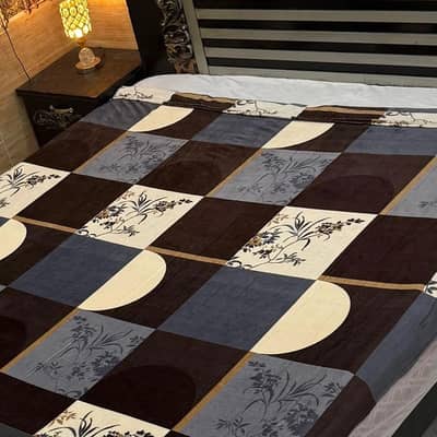 Imported Double Bed AC Comforter – Stylish & Comfortable