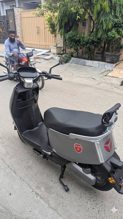 Metro E8S bike