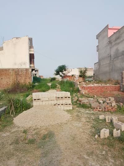 10 Marla corner plot in Habib Len
