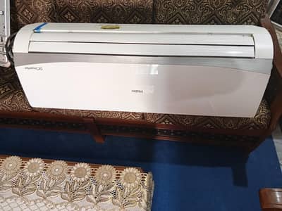 Ac spilt inverter for sale only 3 months used