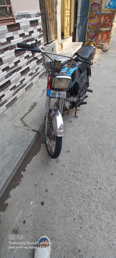 Hero 2005 Modal islamabad Number.
