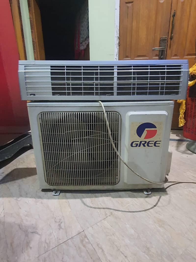 Gree 1 ton split ac 10
