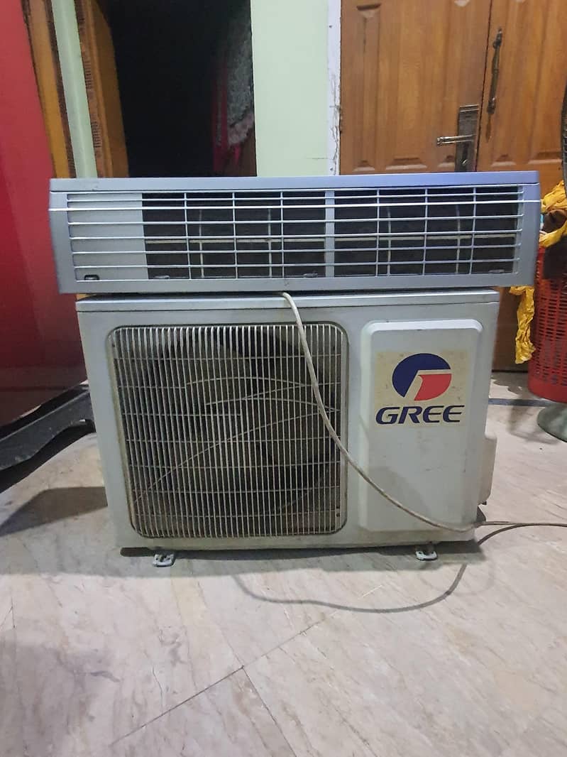 Gree 1 ton split ac 11