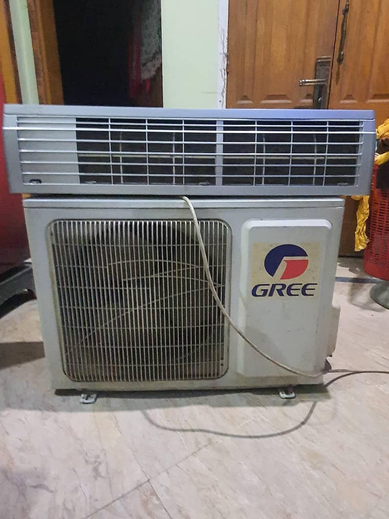 Gree 1 ton split ac 12