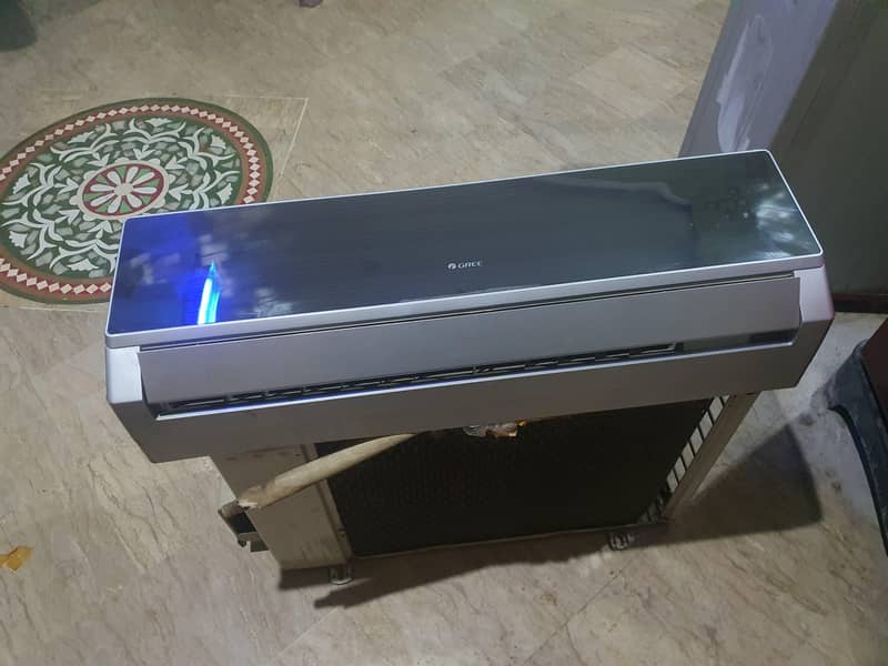 Gree 1 ton split ac 17