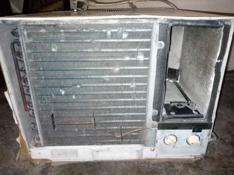 window AC 2