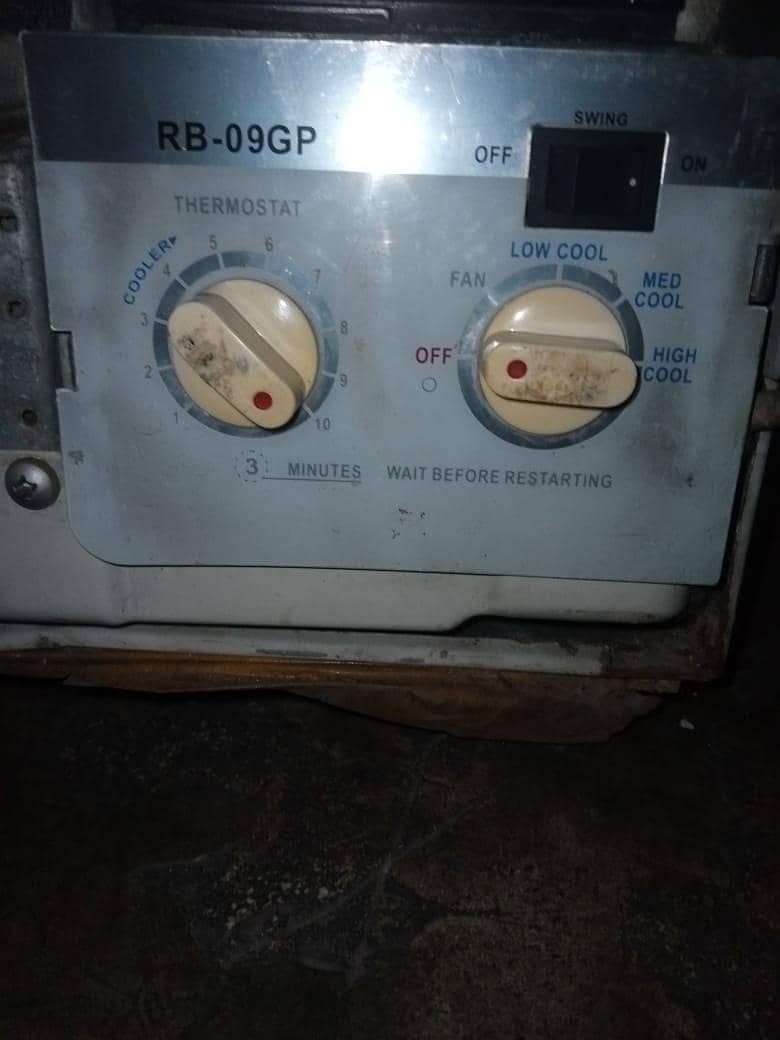 window AC 3