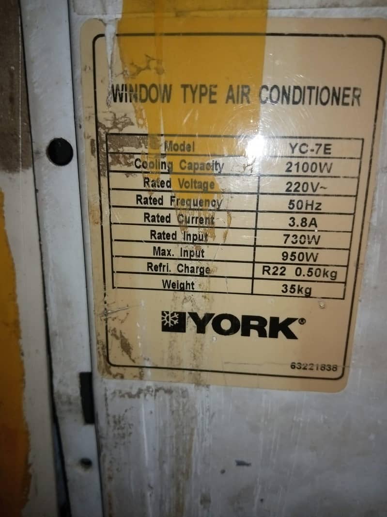 window AC 4