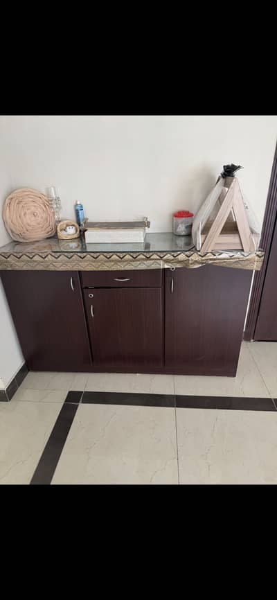 Side board