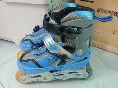 Kids skating shoes adjustable size