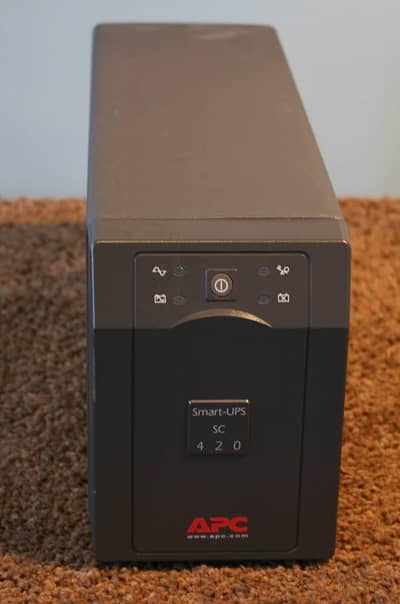 Apc UPS 400 Watt  pure copier