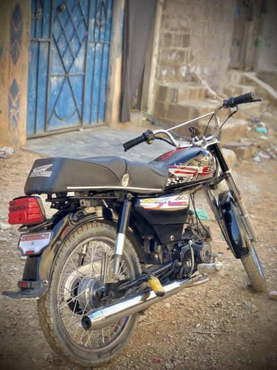 All ok h Baki ki condition apke samne h engine bhi full fit h