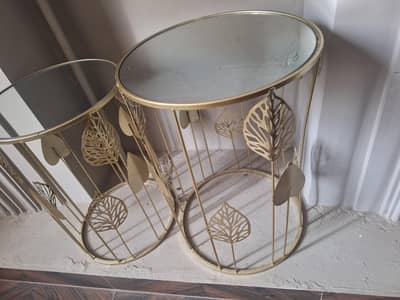 Nesting tables set of two.