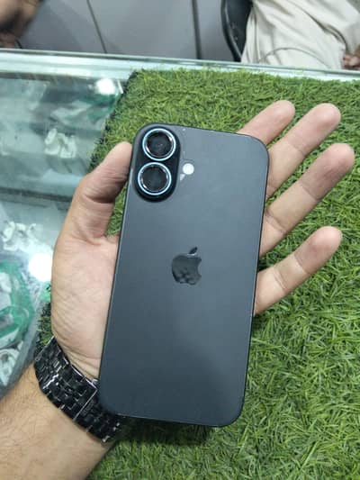 Apple iPhone 16 simple