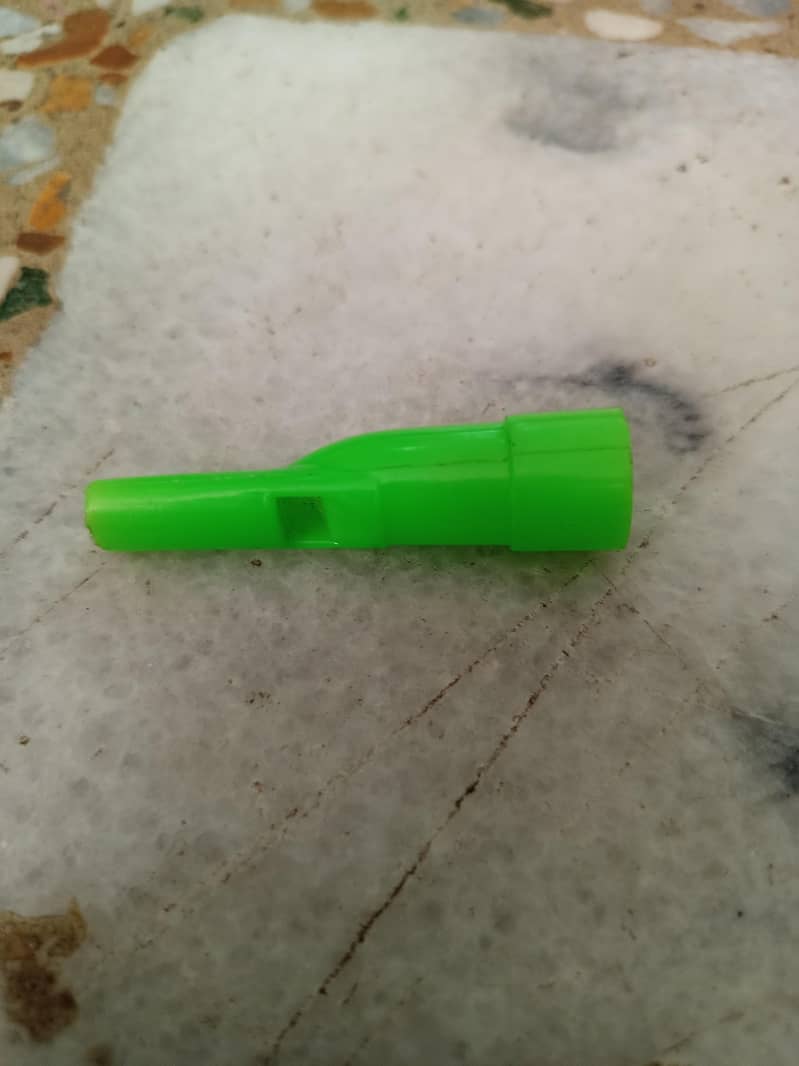 whistle 0