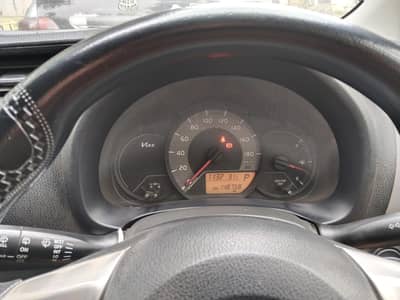 tyaota Vitz 1000 Cc