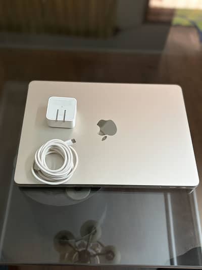Apple Macbook Air M3 13.6 inches laptop