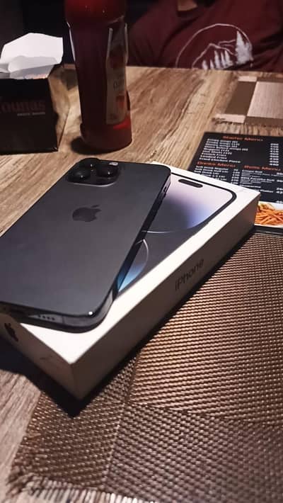 14pro max LLa model 256 GB pta approved water pak box sath hai