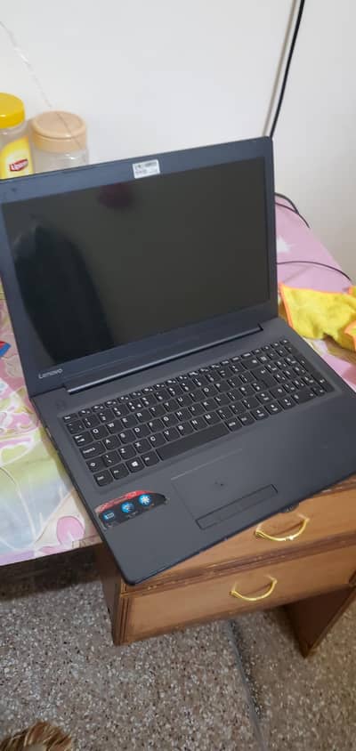 Lenovo IdeaPad 7th Gen AMD A10-9600P