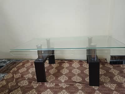 Coffee table in single glass
