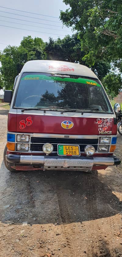 Toyota hi roof power full gari hai or sale karni hai 03407543621