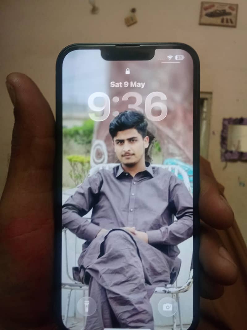 Apple iPhone 13 2